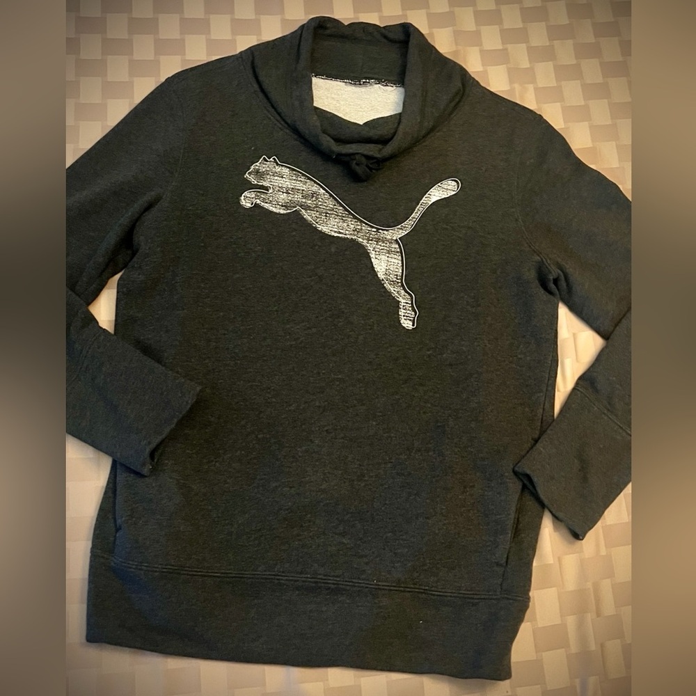 Puma Cozy Women’s Cowl Neck Sweatshirt With Front Pockets Size Medium